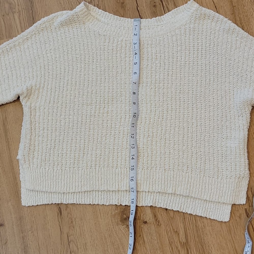 Hollister Loose Knit Crop Sweater - Picture 6 of 7